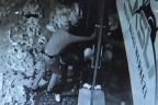 İşyerinden hırsızlık güvenlik kamerasında