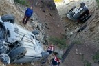 Acıpayam’da otomobil şarampole yuvarlandı: 3 yaralı